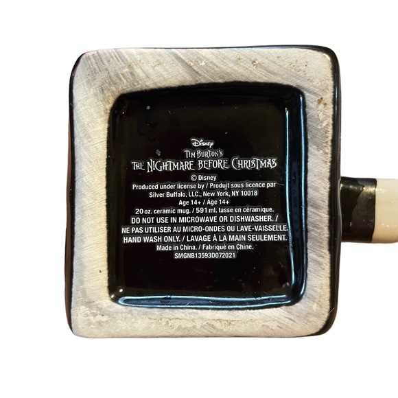 NWOT DISNEY NIGHTMARE BEFORE CHRISTMAS COFFIN MUG - Picture 4 of 6